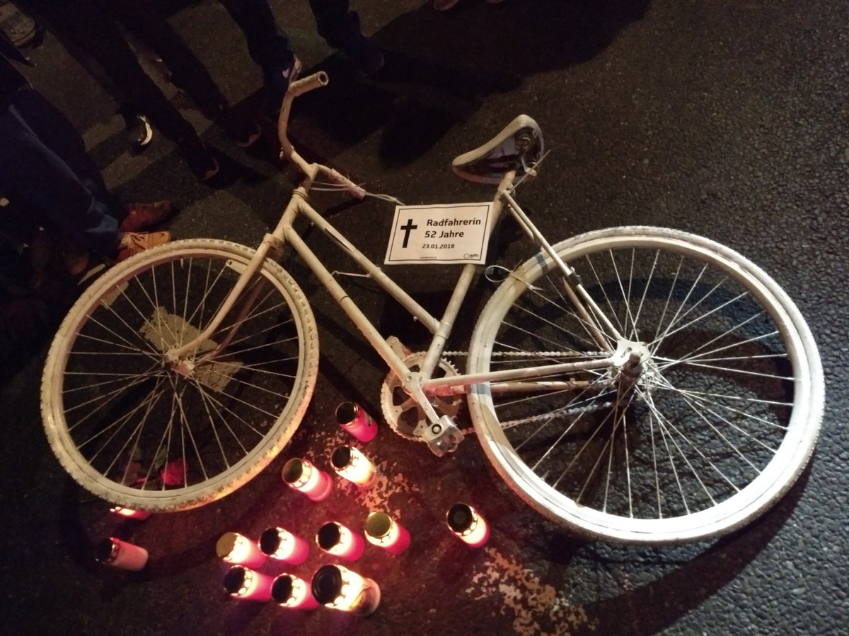 _stefanschaffer's tweet photo. @DFKI at the #BCX18 hackathon at #BCW18. In the Connected Life Challenge #TeamMarita we work on the project #LiveAndLetDrive - an IoT Vehicle2Human Safety Network saving bicyclists lives on urban roads preventing truckers from killing vulnerable road users. https://t.co/ptfGoCsLPc