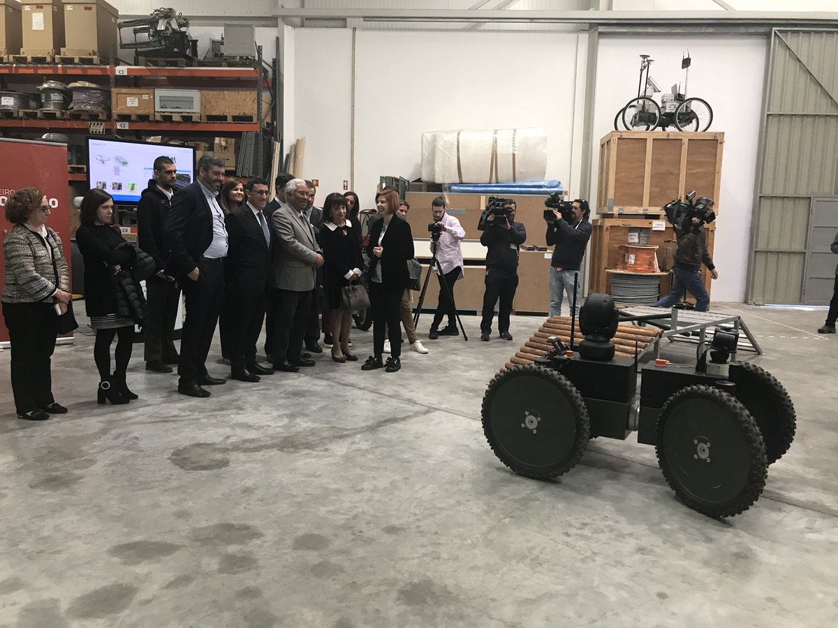 xxigov_economia's tweet photo. Visita à #Introsys na companhia do Primeiro Ministro António Costa, no âmbito do roteiro de #Inovação.
Uma empresa portuguesa líder no mercado da robótica, com unidades em Portugal, Alemanha, México, Índia e China. https://t.co/CzJXqPFLe9