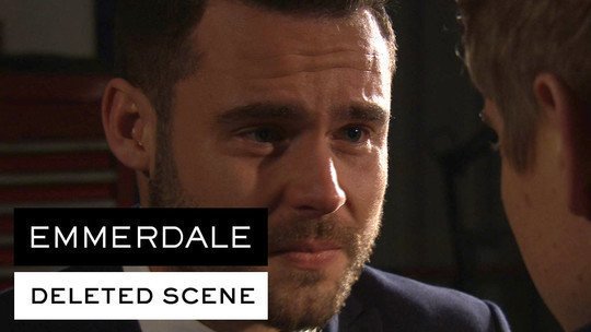 emmerdale's tweet image. A year ago today...

DELETED SCENES: See what you missed from the #Robron  wedding...watch now #RobronReunion #Fabruary #Emmerdale 

itv.com/emmerdale/extr…