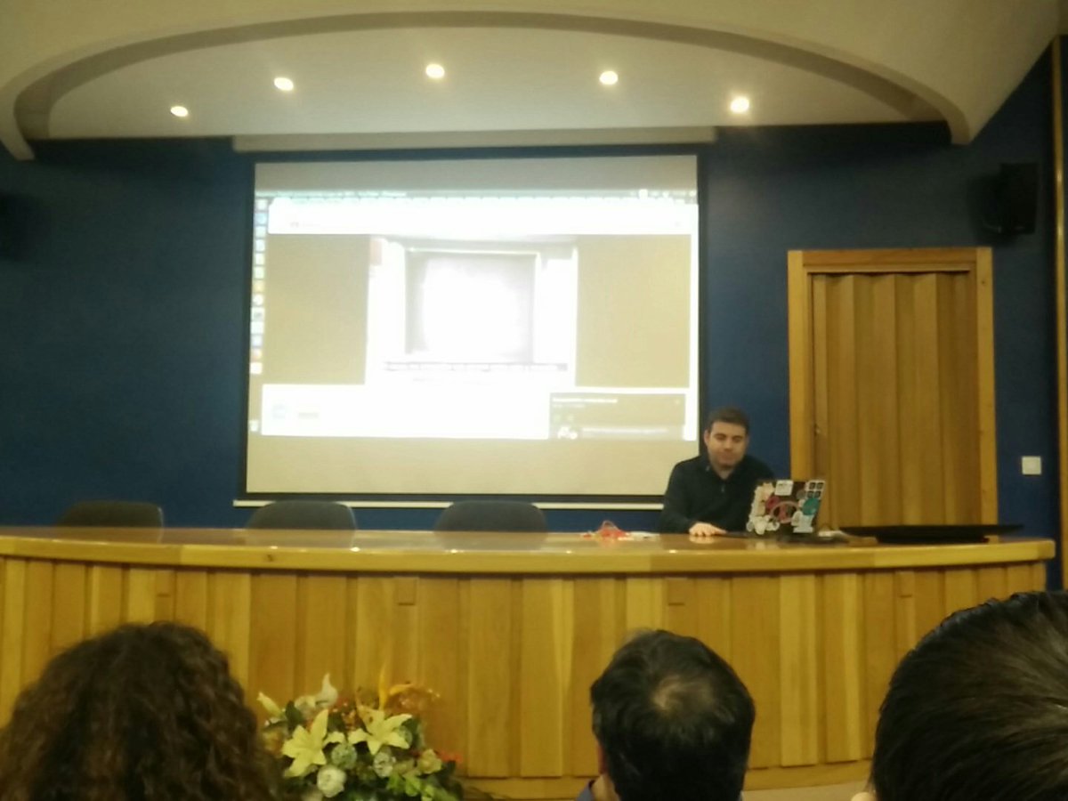 alejandromoya33's tweet image. Aquí estamos 😊 #CodeEducaLAB @esiiab
