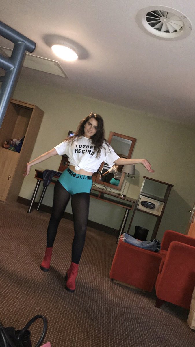 megan35_fowler's tweet photo. Happy 18th you numnut love you 🔞❤️ https://t.co/hHod9k6NKM