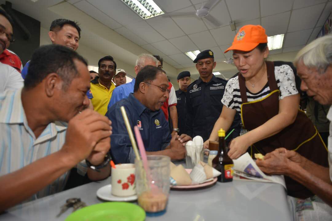 Zambry Abd Kadir on Twitter: "Sarapan pagi istimewa di ...