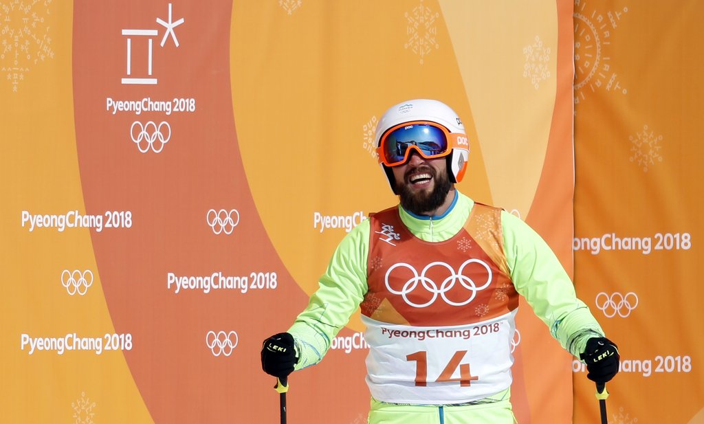 Delo_Sport's tweet photo. Smučarski krosist #FilipFlisar: Razočaran bi bil, če bi vedel, da nisem dal vsega od sebe, če ne bi vedel, da sem štiri leta krvavo garal in da je moja ekipa v zadnjih dneh opravila vse, kot je treba. Lahko pa sem žalosten. https://t.co/9BMow3vl8x #Skicross https://t.co/dUUqWVYdk0