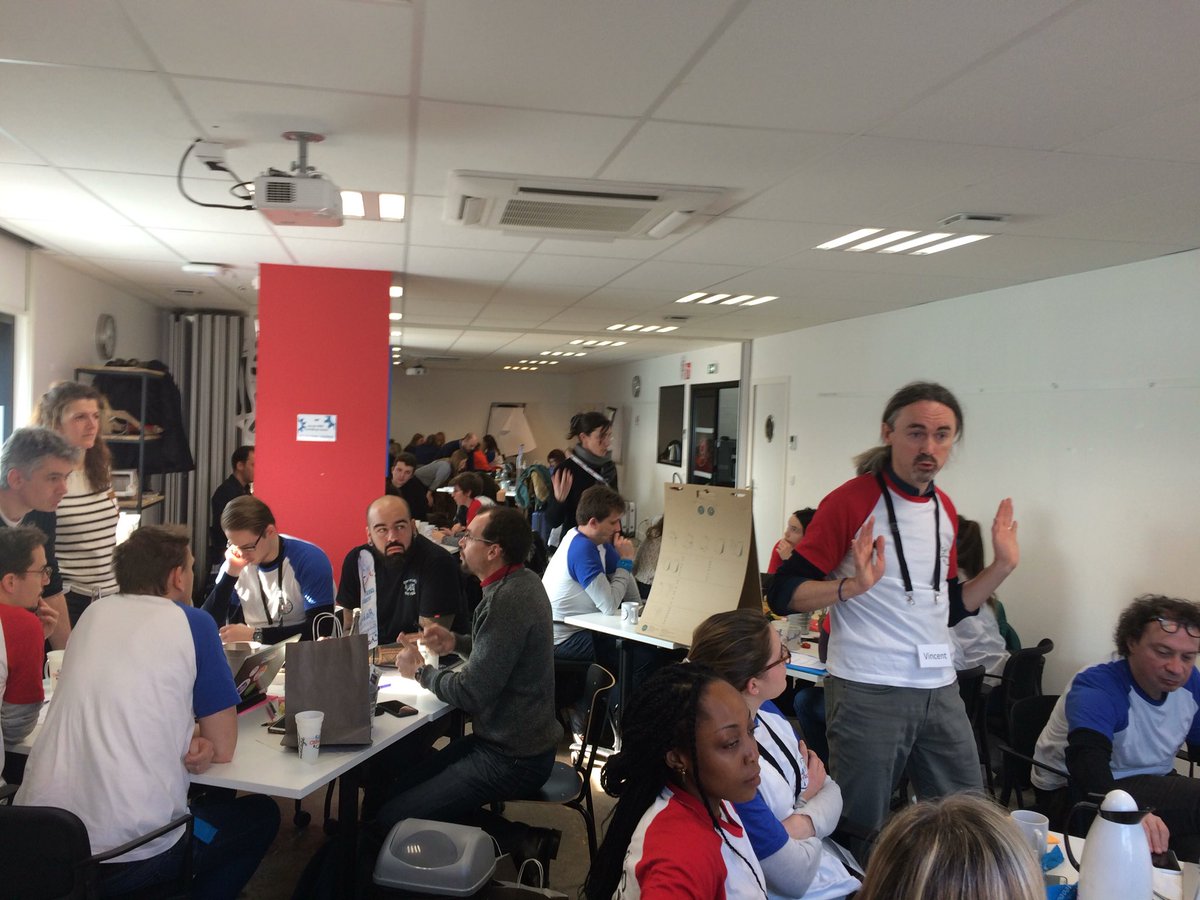 s_capet's tweet photo. Session coaching au #54HC dans les locaux de @techshop_lille pour Booster les projets qui révolutionneront l’habitat de demain !@Adeo @54HeuresChrono @EnactusFrance https://t.co/2MsJhCsOlt