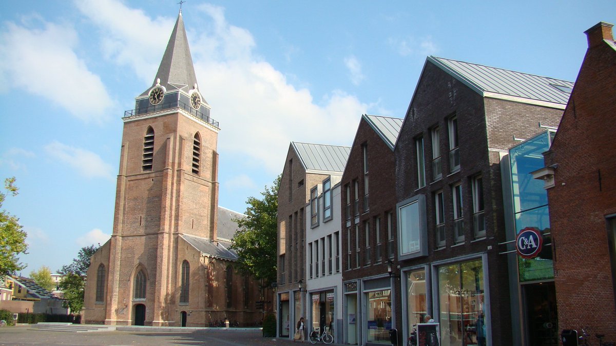 GEBIEDSONTWnu's tweet photo. Binnensteden worden weer compacter en gezelliger: steeds meer gemeenten sluiten de #retaildeal samen met winkeliers, horeca, de vastgoedsector, provincie en de landelijke overheid. https://t.co/npqxMqgnSK https://t.co/ppJTH9aOG0