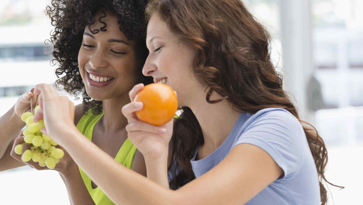 LearnFrenchVL's tweet image. Word of the Day
FRUIT
fruit; fruits
Examples
fruit juice — jus de fruit
fruit pie — tarte
fruit salad — salade de fruits
fruit tart — tarte
fruit fly — drosophile
More at vidalingua.com