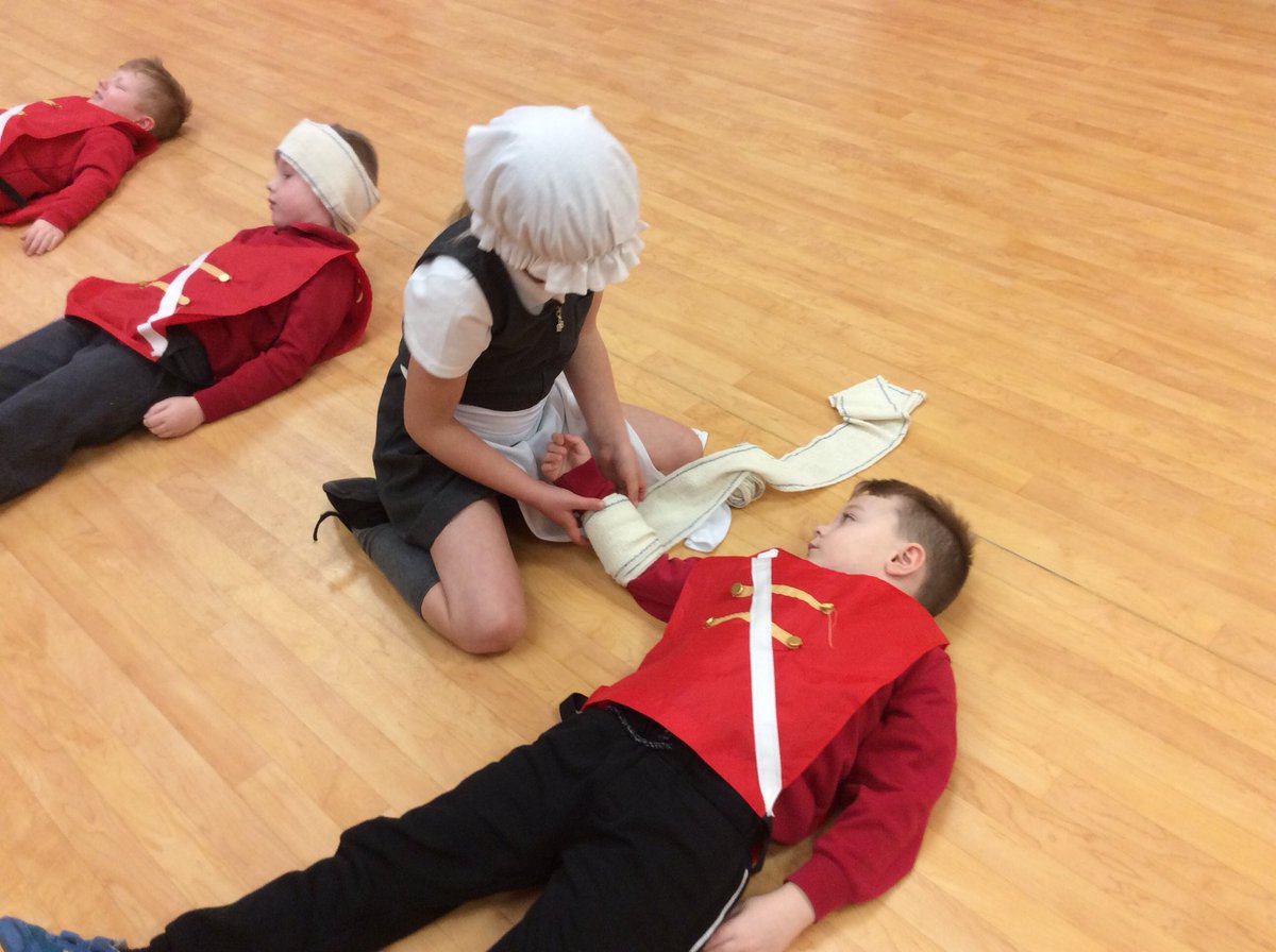 TheEllisY5's tweet photo. Our soldiers being tended to by the Nightingale nurses #realhistoryalive #excitedtolearn #florencenightingale https://t.co/YoVy0lYCFA