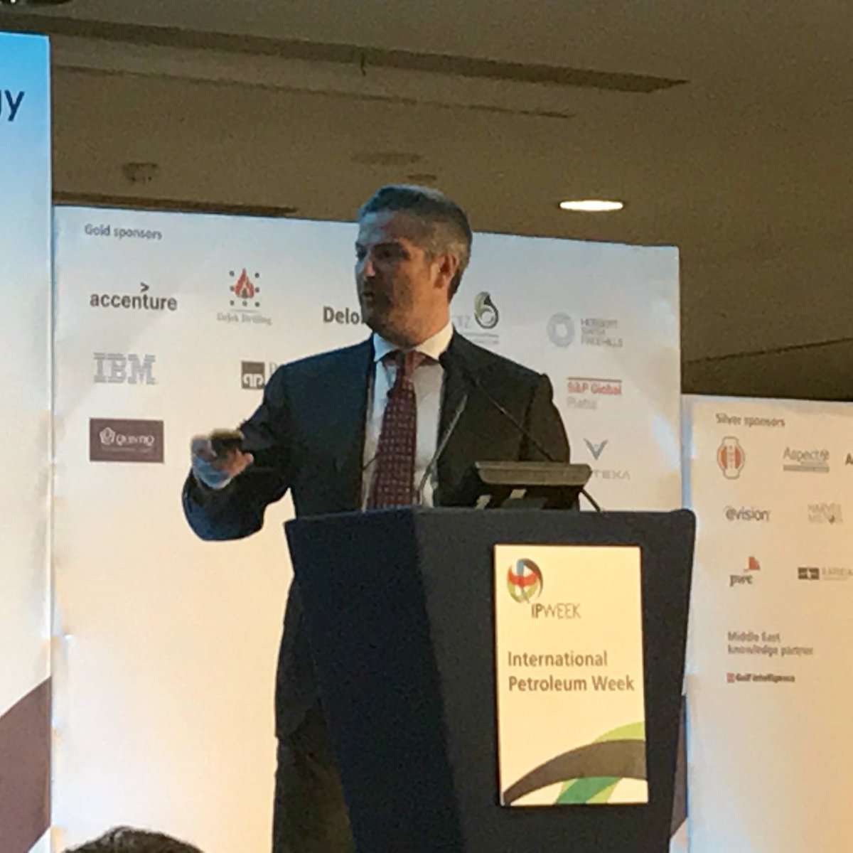fed_ant's tweet photo. Very inspiring keynote speech today from @LucaMariaRossi VP Industrial &amp; Product Management TPS @BHGECO about the transitioning to a sustainable energy future leveraging oil and gas capabilities, at International Petroleum Week in #London #IPWeek #ipweek2018 @EnergyInstitute https://t.co/yGqKdjnpaO