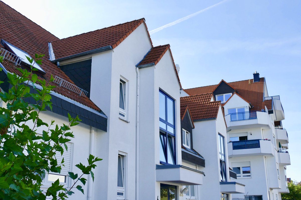 saxowert's tweet photo. #Altbau oder #Neubau? #Kapitalanlage oder #Eigennutz? 

Wir haben neue #Immobilien-Angebote auf 👉https://t.co/IuXUfE0qmM👈 https://t.co/fjJWKM1tj4