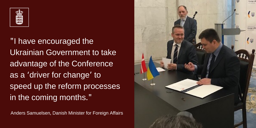 DanishMFA's tweet image. .@anderssamuelsen and @PavloKlimkin sign invitations to the international #UkraineReformConference in Copenhagen #ADriverForChange #FriendsOfUkraine #ukrainereform @poroshenko @VGroysman bit.ly/2sI2kn7