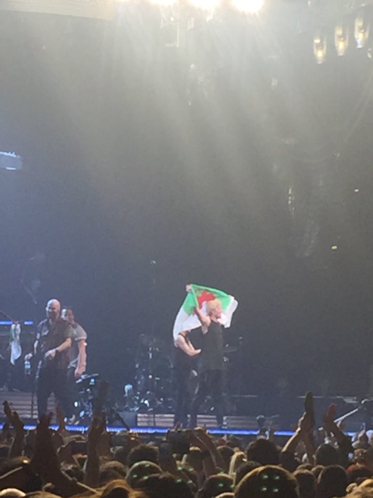 Weaver88's tweet photo. What a night 🙌🏼 @TheScript_Danny @thescript #Cardiff #thescript https://t.co/gXopThm0da