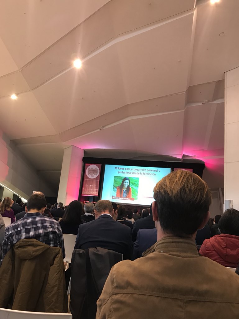 PETLEBA's tweet image. Tomo de la Directora de @GrupoFemxa que la formación mínima viene de casa  #100Consejos2018