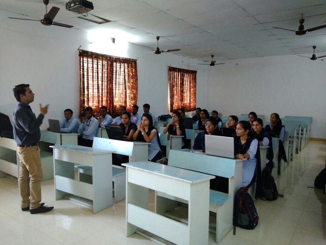 prpgei's tweet image. P. R. Pote(Patil) College of Engg and Mgmt, Amravati
Department of M.C.A. organized a Four day Workshop on
#ANDROID_APP_DEVELOPMENT by Mr. Nakul Deshmukh & Team for M.C.A. Students...