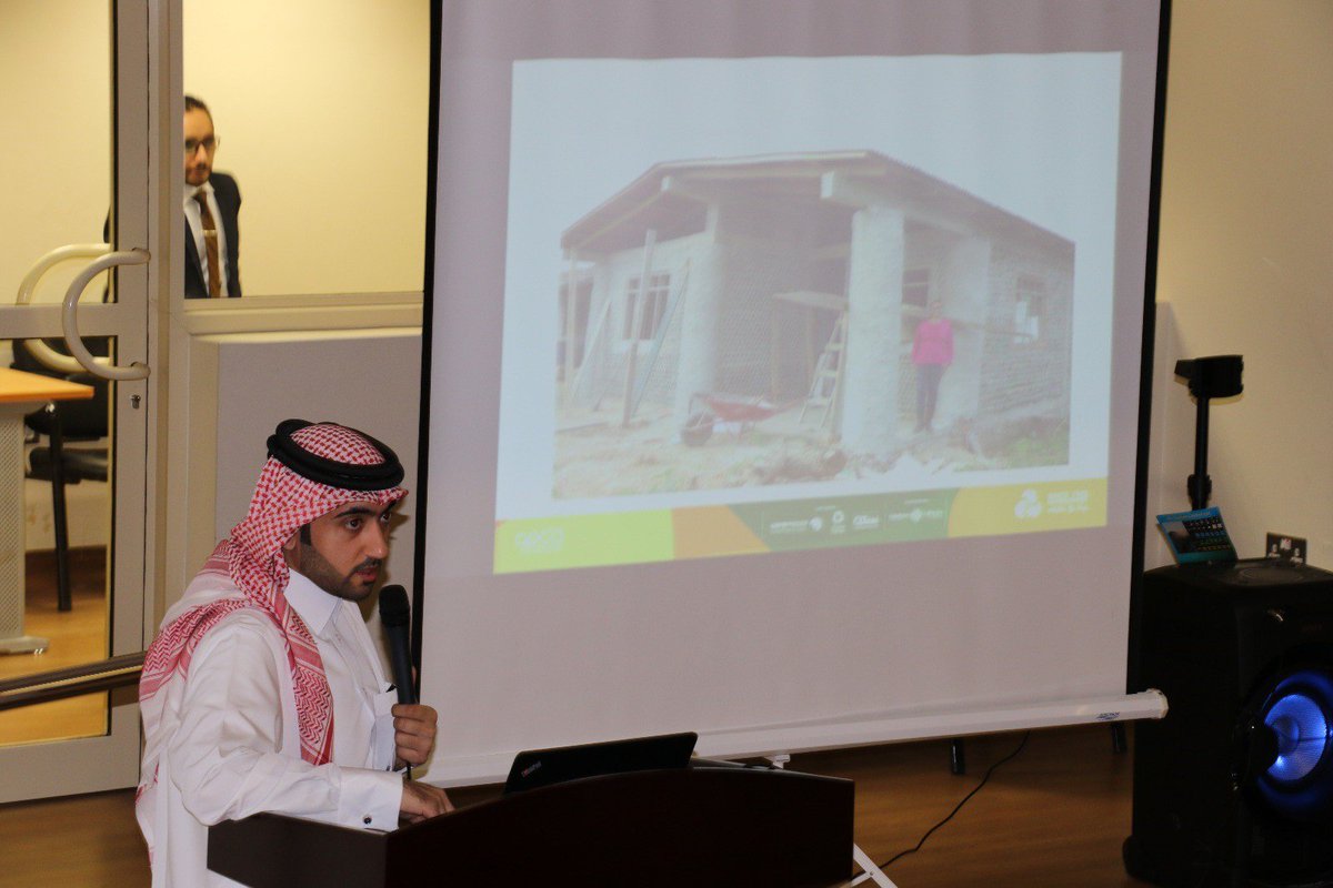 Continuing our #WEFCampaign right here in #Qatar, Muntajat &amp; <a href="/QAPCOPR/">QAPCO</a> volunteers made a visit to Hassan Bin Thabit High School for Boys earlier today for an informative session about keeping the planet clean