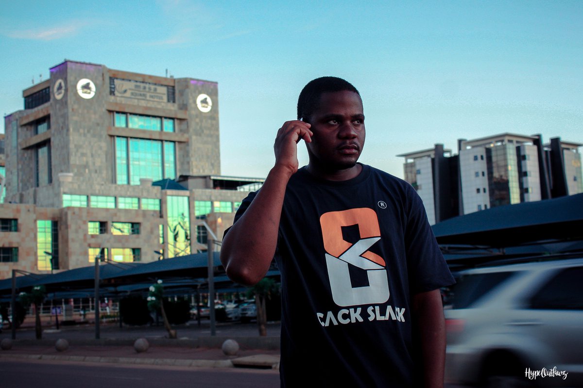 CACKSLACK's tweet image. 👕LINK UP TEE
💰P200
📱 +267 76395744 or 📩 us to place your order.
📷: @hypeoutlawz 
#CAKEGANG #CSK #RideAlongDaMoist