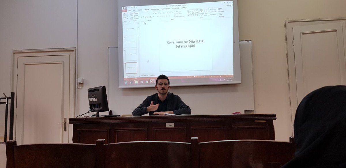 Halil Mert Özel, Çevre ve Enerji Hukuku üzerine giriş raporunu sundu.