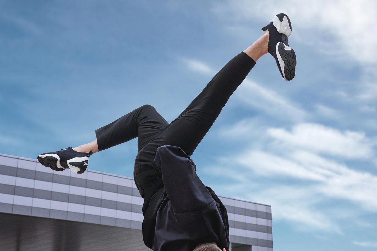 giuseppezanotti's tweet photo. Adrenaline for your feet. For men, the LIGHT JUMP LT1. #JoinTheJump #LightJump https://t.co/JorOuh8Gry https://t.co/IlAh0hSvlT