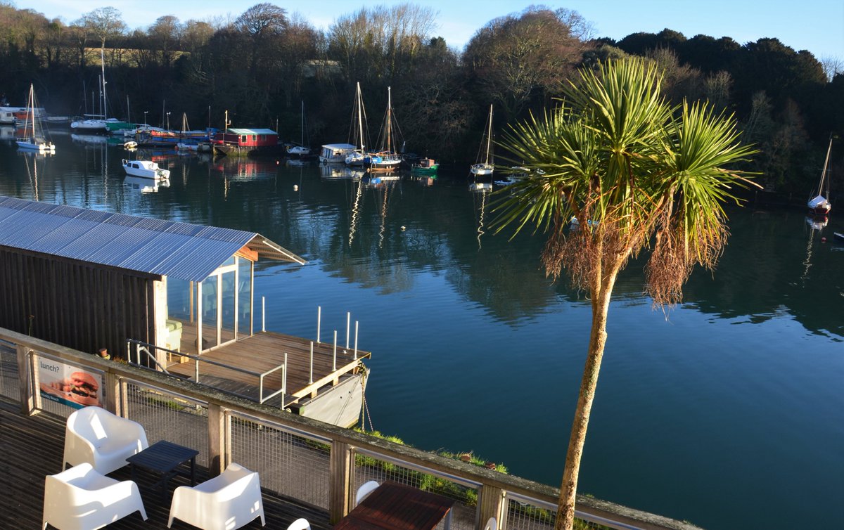 I designed this, spending my every last bean and building a lot of it myself (twice, 6 years). To say that I'm over the moon (and just a bit proud) to complete it would be just a tiny understatement. Now ready to share: airbnb.co.uk/rooms/9310702?…