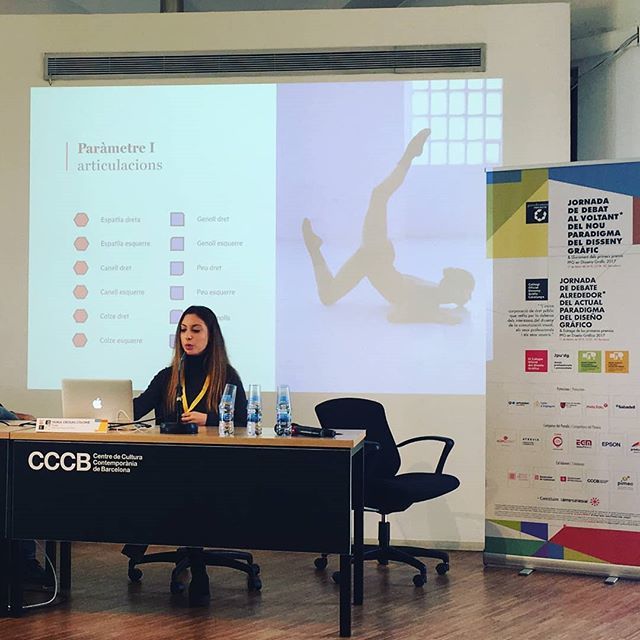 dissenygrafic's tweet photo. El caràcter transversal del disseny també permet la seva vinculació amb el món de la dansa #premispfg 
El carácter transversal del diseño también permite su vinculación con el mundo de la danza #premispfg 
#gaudeamusprojecta #dissenygrafic #diseñografico… https://t.co/ByBqhGxCxg https://t.co/Dg9D2R6RZI