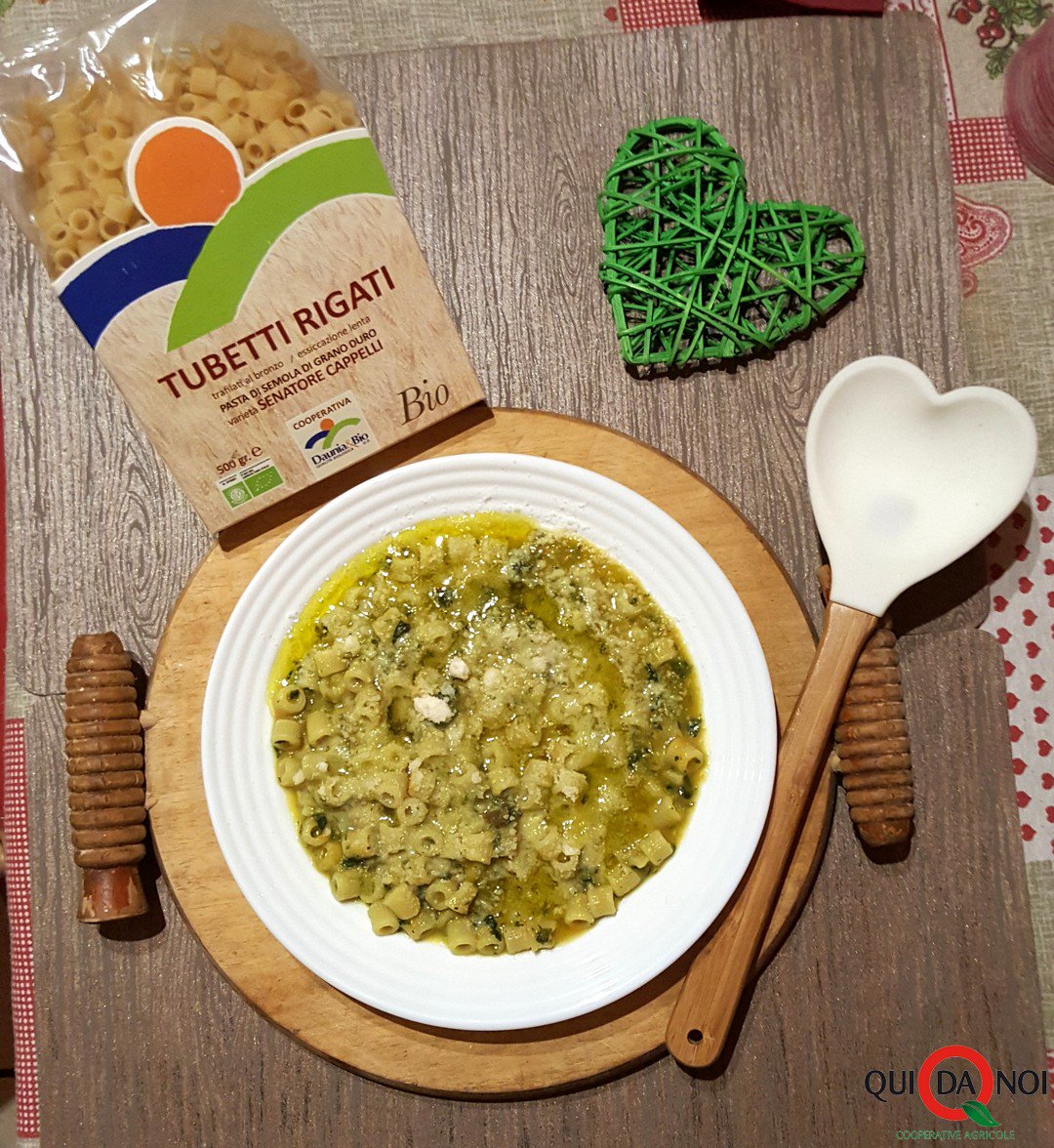 quidanoi_IT's tweet photo. Far mangiare la #verdura ai tuoi figli non è mai stato così semplice! Prova la ricetta del Minestrone di verdure alla #curcuma con #pesto e tubetti rigati #DauniaEBio 👉🏼 https://t.co/f5RuTnizDT
#quidanoi #ricette #food #pugliafood @Manueladimaio75 https://t.co/R6PzKXyeX2