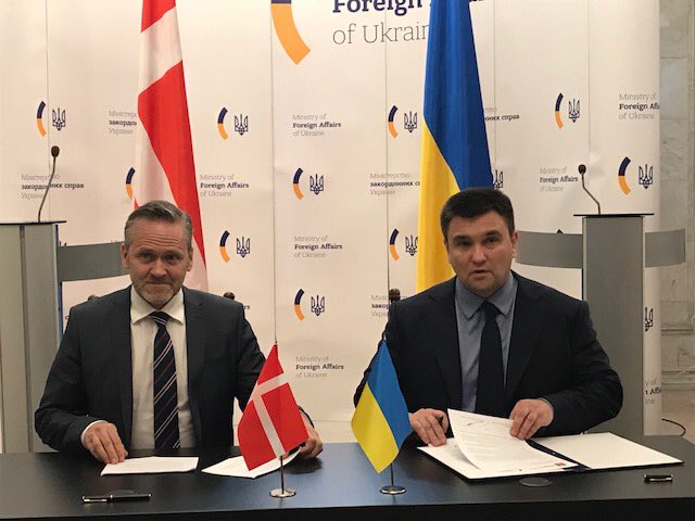 anderssamuelsen's tweet image. Just signed invitations to colleagues in EU/NATO/G7 countries with @PavloKlimkin. Looking forward to big international #UkraineReformConference in Copenhagen on 27 June. @poroshenko @VGroysman #UkraineReform #dkpol