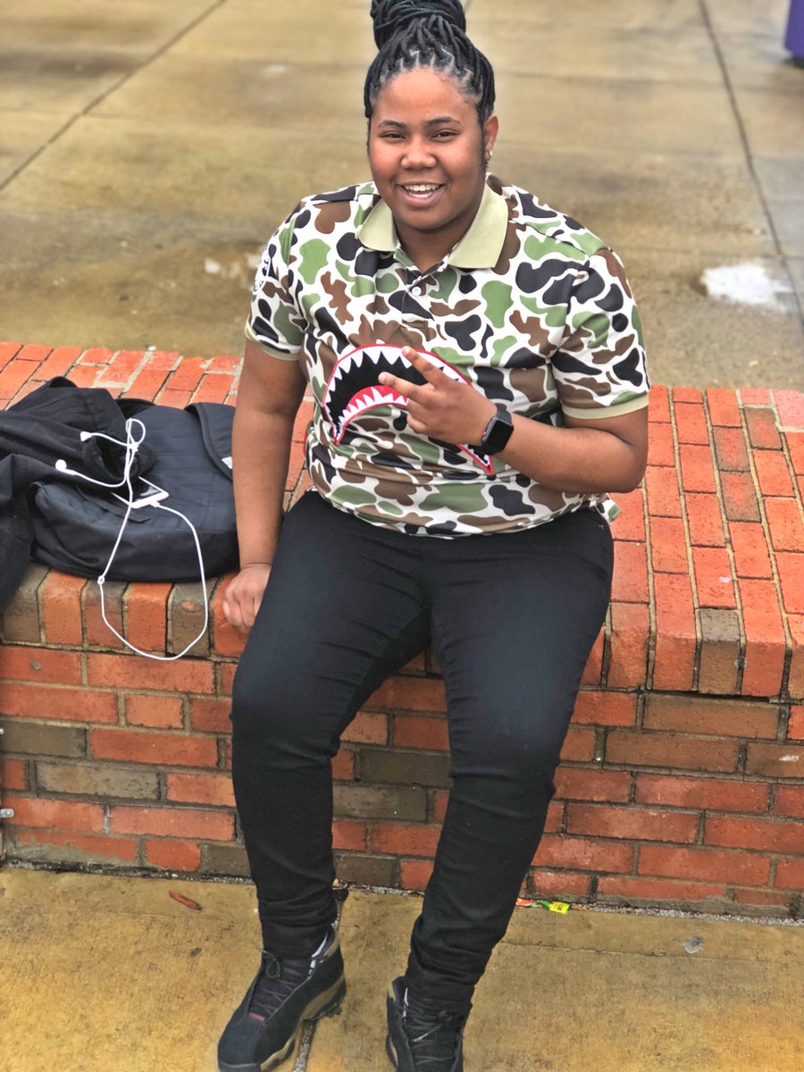 come2_amERICA's tweet photo. You don’t make it to see 21 where I’m from , uhh duh but I’m 2️⃣2️⃣ so I’m blessed 🎊🙏🏽‼️‼️ #FreakyE 🤘🏽 happy birthday to me 😘 https://t.co/0k92JvIcpx