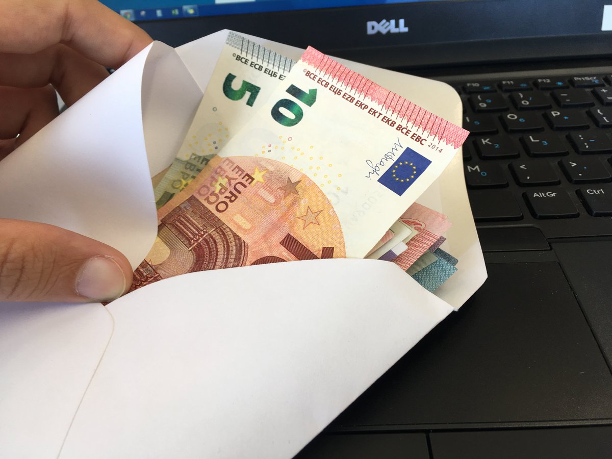 CompEncuestasES's tweet photo. No puedes esperar hasta el día de pago? Recibe hasta 15€ por encuesta. Regístrate aquí: https://t.co/eEVxWQvl9Y https://t.co/w6bI6i5n85
