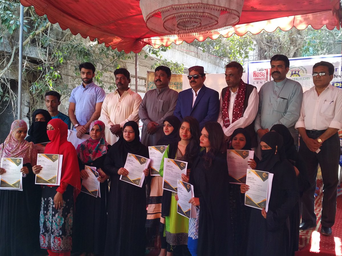 ppp_saamir's tweet photo. #Benazir_Bhutto_Shaheed_Youth_Development #Certificate_Distribution WITH IT ROSE COMMUNTY CENTER SINDH TECH SKILL DEVELOPMET CENTER #At_Abdullha_Haroon_college_Lyari_Khadamarke https://t.co/QuoLXBAcC5