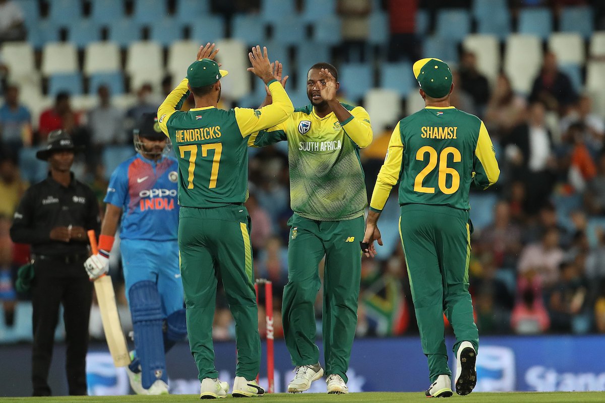 BCCI's tweet photo. Innings Break! #TeamIndia 188/4 in 20 overs (Manish 79*, MSD 52*)

Updates - https://t.co/ZIYwc0O2Bf #SAvIND https://t.co/T5IwtGtboP