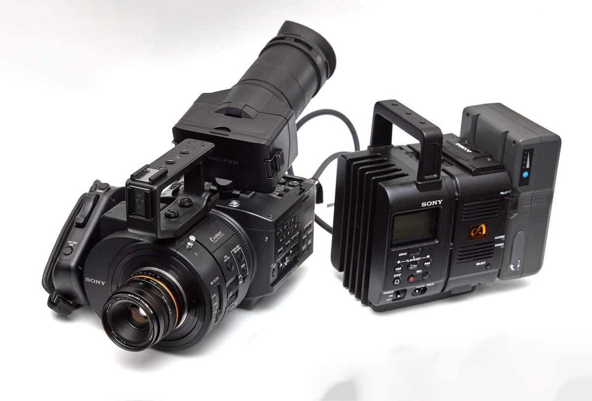 SkybeamCineLens's tweet photo. Captured by our partner Quentin Berbey for VECTAN-PRODUCTION (France)
SKYBEAM Optics® CINE PANCAKE LENS®
On SONY FS700
#france🇫🇷 #dp #fs7 #fs5 #gh5 #gh5s #redraven #ursamini #skybeamdigital #skybeamoptics #nabshow #hollywood #technology #gear #cinemalens #vectanproduction https://t.co/QFmxHLUtfM