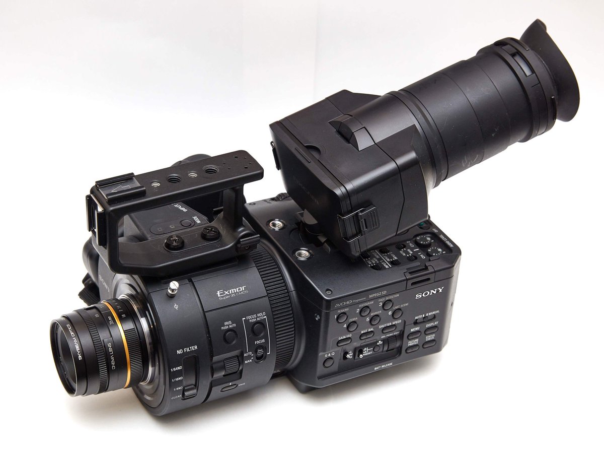 SkybeamCineLens's tweet photo. Captured by our partner Quentin Berbey for VECTAN-PRODUCTION (France)
SKYBEAM Optics® CINE PANCAKE LENS®
On SONY FS700
#france🇫🇷 #dp #fs7 #fs5 #gh5 #gh5s #redraven #ursamini #skybeamdigital #skybeamoptics #nabshow #hollywood #technology #gear #cinemalens #vectanproduction https://t.co/QFmxHLUtfM