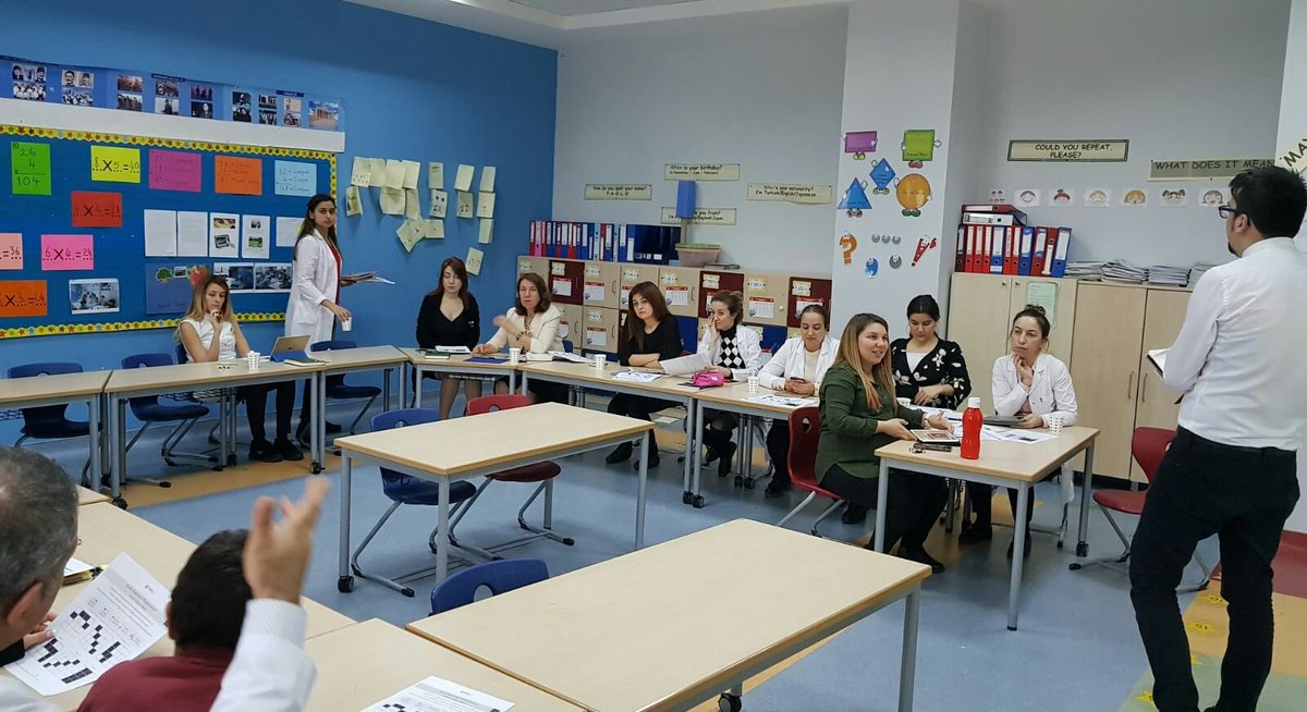 alicankzn's tweet image. Eğitim bitmeyen bir yolculuktur. 
Halkalı kampüsünde sınıf öğretmenlerimizle STEM çalışmaları kapsamında ScratchJr eğitimindeyiz 🏫👍 @halkali_bah @aylindundar11 @Ebrugultekin3  #bkegitek @ilker_eris @elifgurtan @TheUgurSaricam