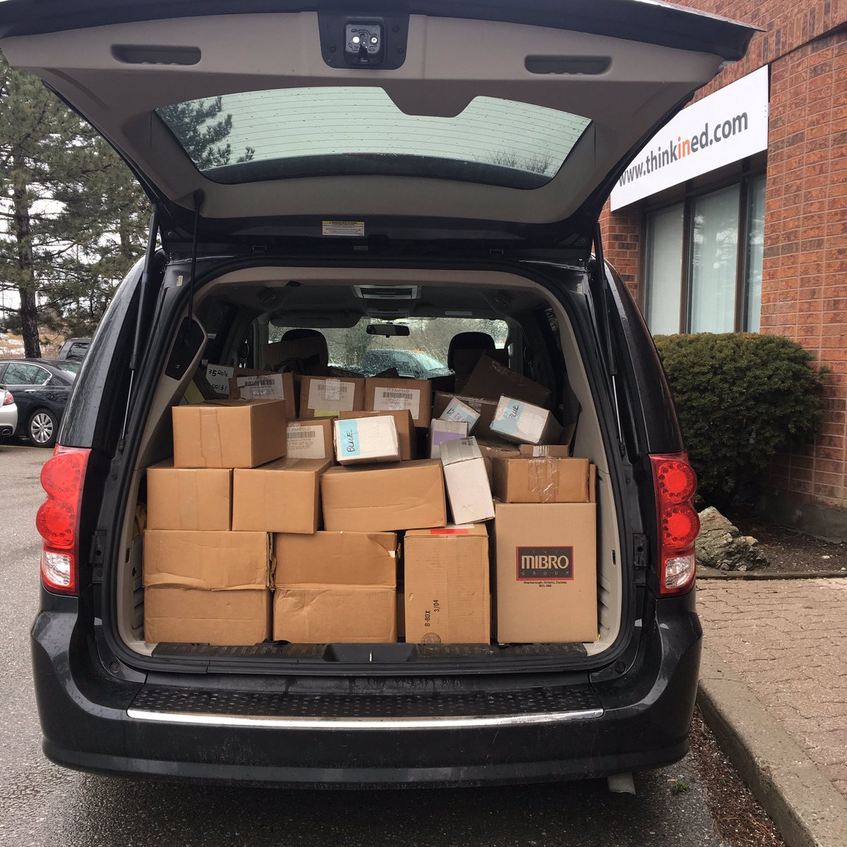 GiveJunkie's tweet photo. WOW!! 👀 at this anonymous donation to #GiveJunkie from a generous GTA company. So excited the word is spreading!! 💚 #getaddictedtogiving https://t.co/k5QOB1t20q