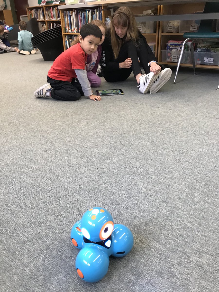 gleneagles_news's tweet image. So grateful to my Gr 6/7 ADST mentors and @kayakcari for supporting our KGs with #Coding and #dashbot #Mentorship