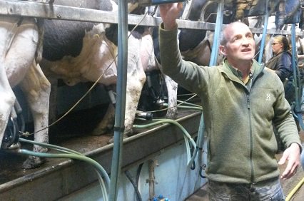 Johnny and Emmie Bland of Arnside Tower Farm have fantastic animal husbandry - producing milk from happy cows, and sheep who graze the
beautiful clean salt marsh which in turn significantly reduces the need for antibiotic use. #nfu18 #OutstandingHour @aonbFamily @DefraGovUK