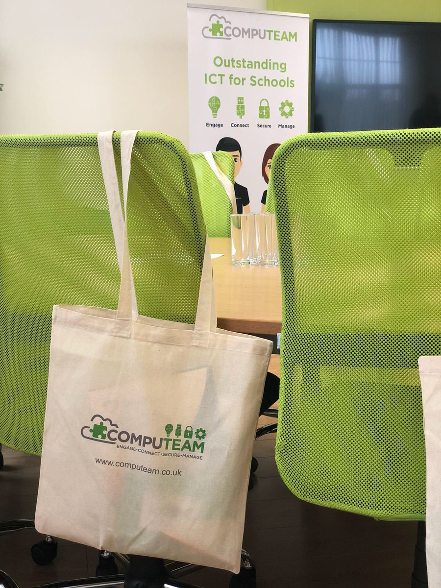 computeam's tweet photo. We're having a fantastic time at our first "Helping hand with GDPR" event! Here's @OwenENapier in action in the perfectly on-brand venue! π https://t.co/SA9G24sqQP #NorthWest #TheGDPR #SouthWest https://t.co/lHczwitwvf