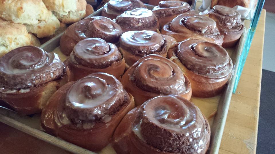 Suns out, buns out!  It's a beautiful day for a cinnamon bun (but then again, what ISN'T a beautiful day for a cinnamon bun)