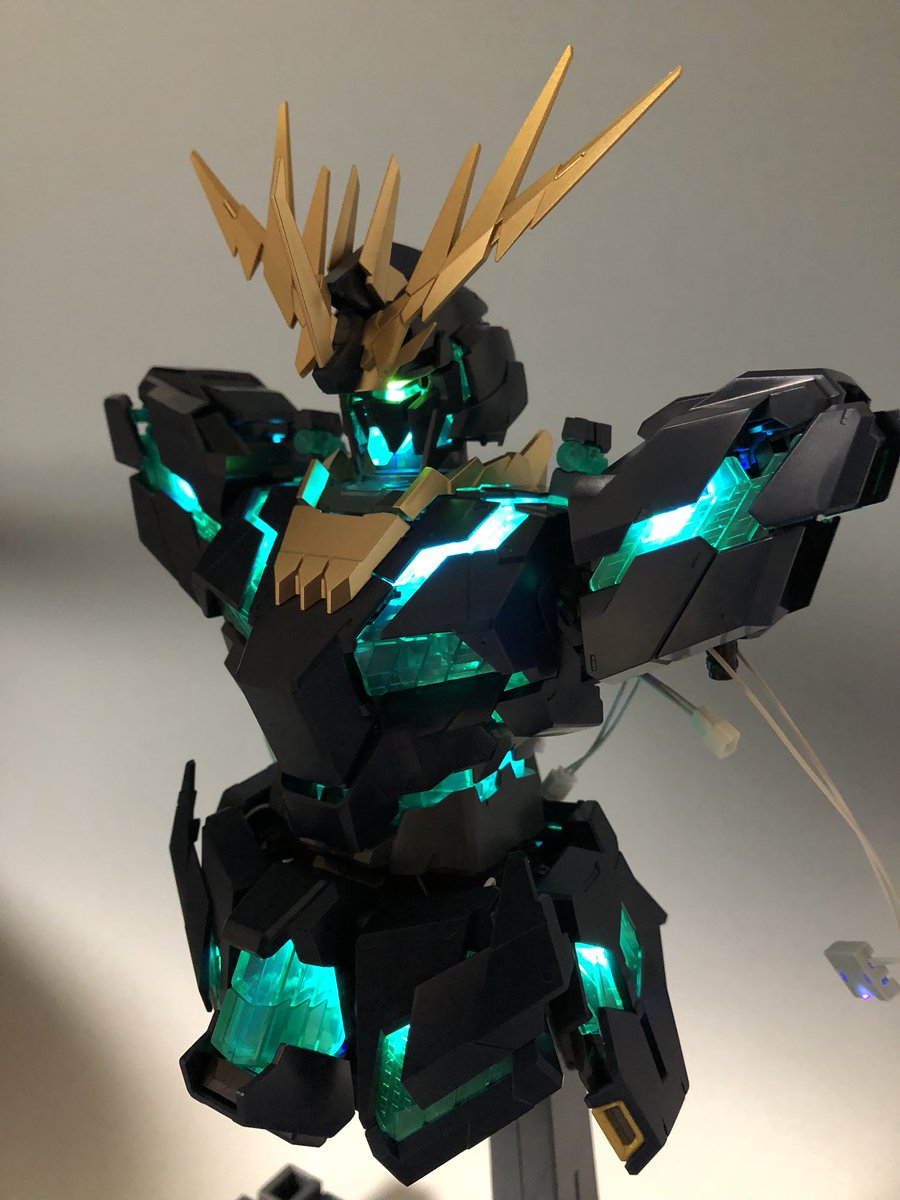 デンデロ No Twitter Pg ユニコーンガンダム2号機 バンシィ ノルン 最終決戦ver 進捗 今日は肩を組み立て 一気に胸像感が出て この状態で置いておくのもまた良い