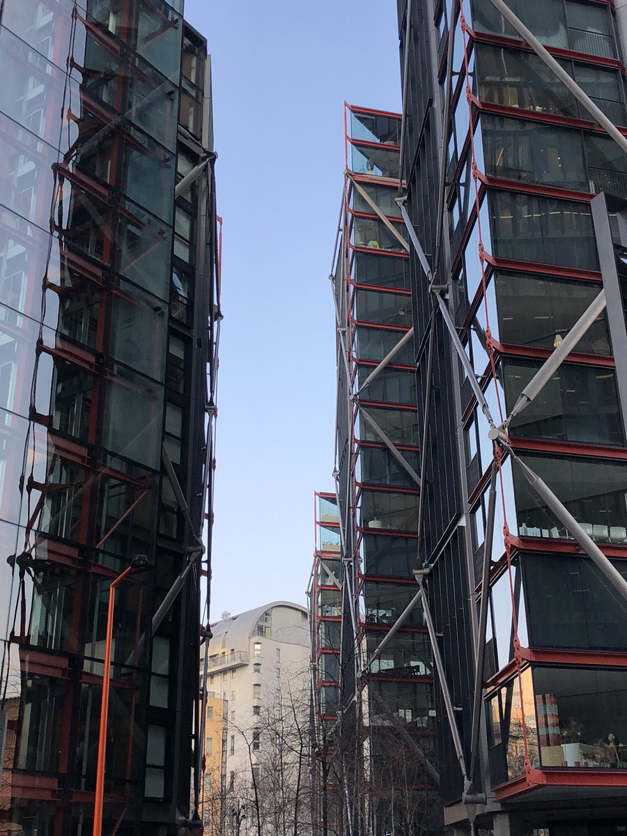 NEOBankside's tweet photo. @NEOBankside looking magnificent in the sun today #southBank #awardwinning @RSHParchitects Development https://t.co/qx0UEouDjG