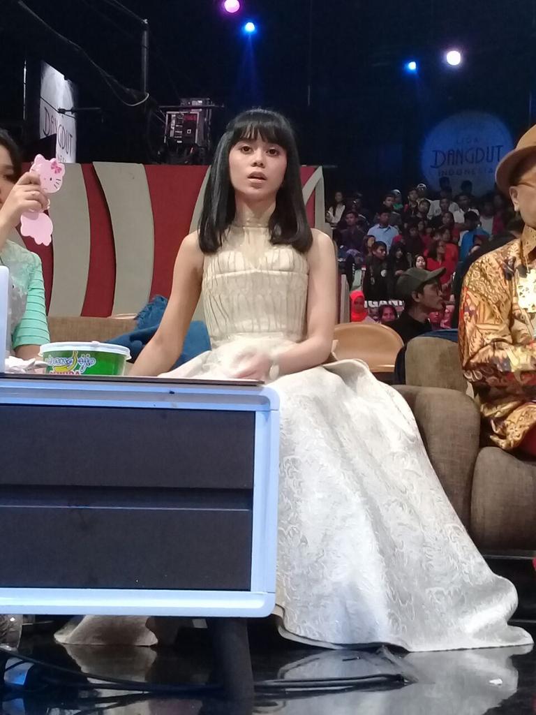 Ayoo mana semangat nya jagn kasih kendor #LestiKembaliMenggoyangLIDA