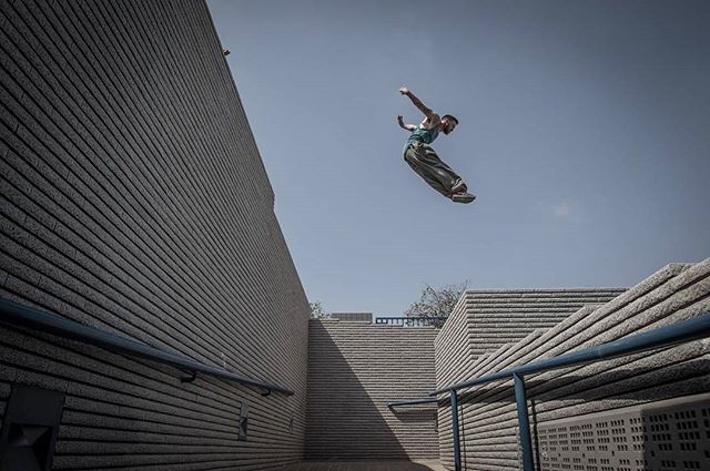 SKOCHYPSTIKS's tweet photo. Majestic photo of @the_bazagram cutting through the air in #MotionPants .
.
.
. 📷 @catchcaptures / @katie_vickers_
👖@skochypstiks
#Skochy #Skochypstiks #ForPeopleInMotion #MadeInSerbia #parkourlife #parkourclothing
#parkourdxb #letsmove #parkour #ab… https://t.co/Oen5FyKdCH https://t.co/EbvpjGgvpv