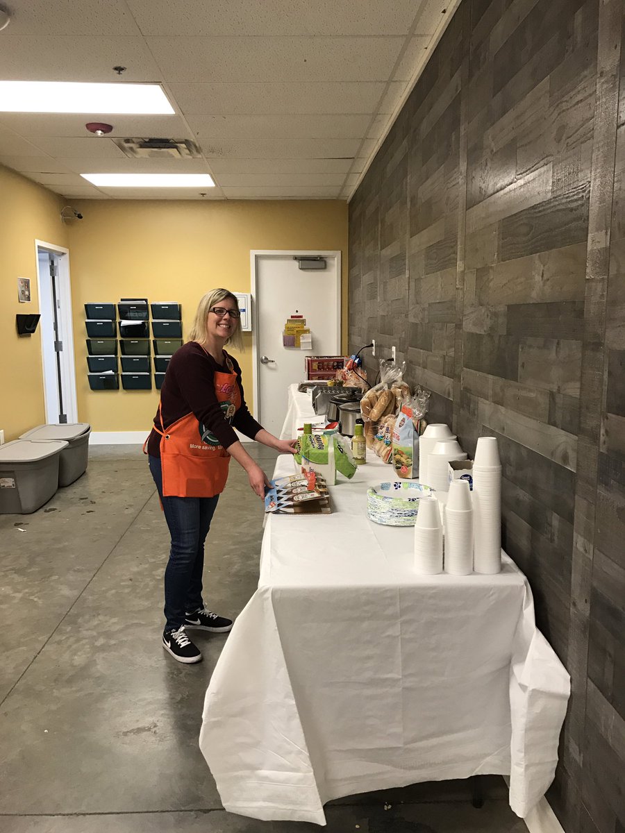 katespeiser's tweet photo. #LauraLyn #teamtully #inventoryday getting the food ready for the team! https://t.co/eOFdRfOZBy