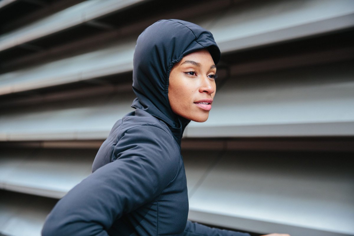 Electric_Runway's tweet photo. This jacket uses machine learning to regulate your temperature 🔥 https://t.co/ytM9AjUegX @@MinistrySupply #AI #SmartFashion #HeatTech https://t.co/JjZOyp5nId