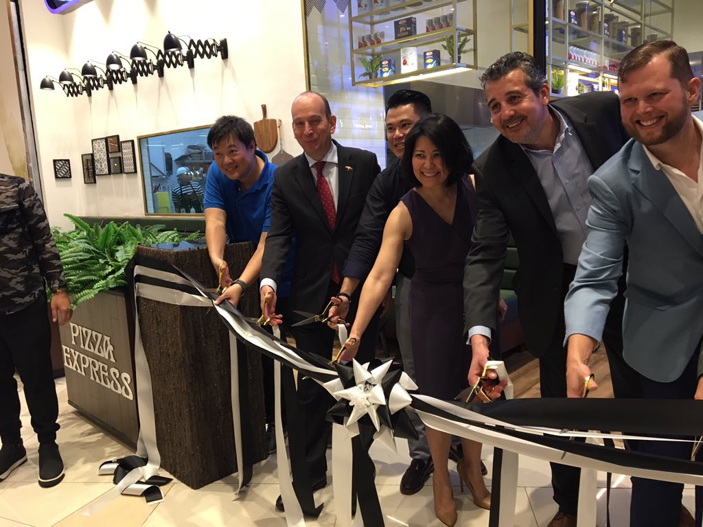 DanielPruce's tweet photo. Another Great #British Brand arrives in the #Philippines! Welcome #PizzaExpressPH! https://t.co/Tl9rYUj6aJ