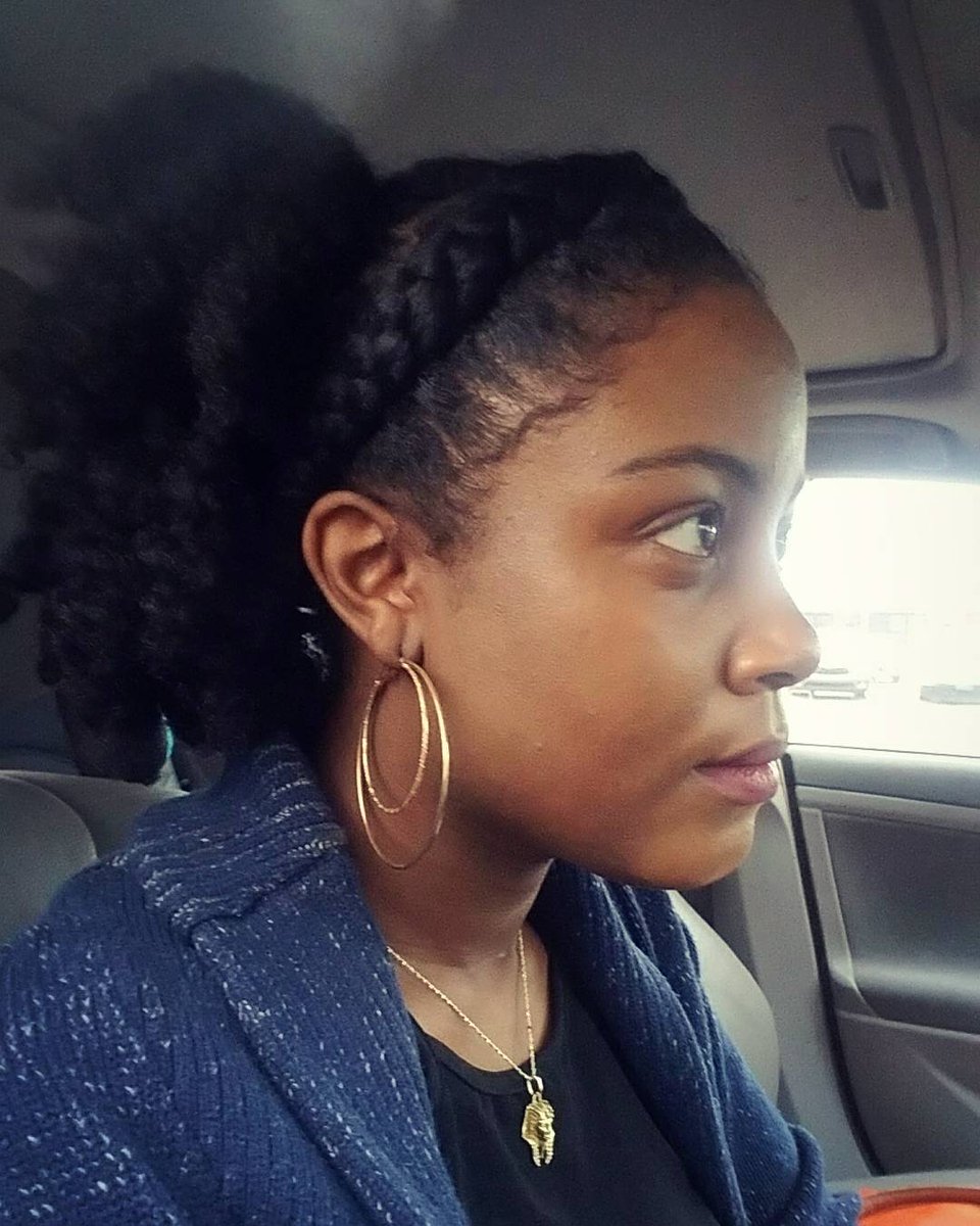 raefaust's tweet photo. Humidity got me up top, but I'm loving my hair today.
#InWakanda #SupportThePuff #WakandaForever #Melanin https://t.co/upOfgUeZZw