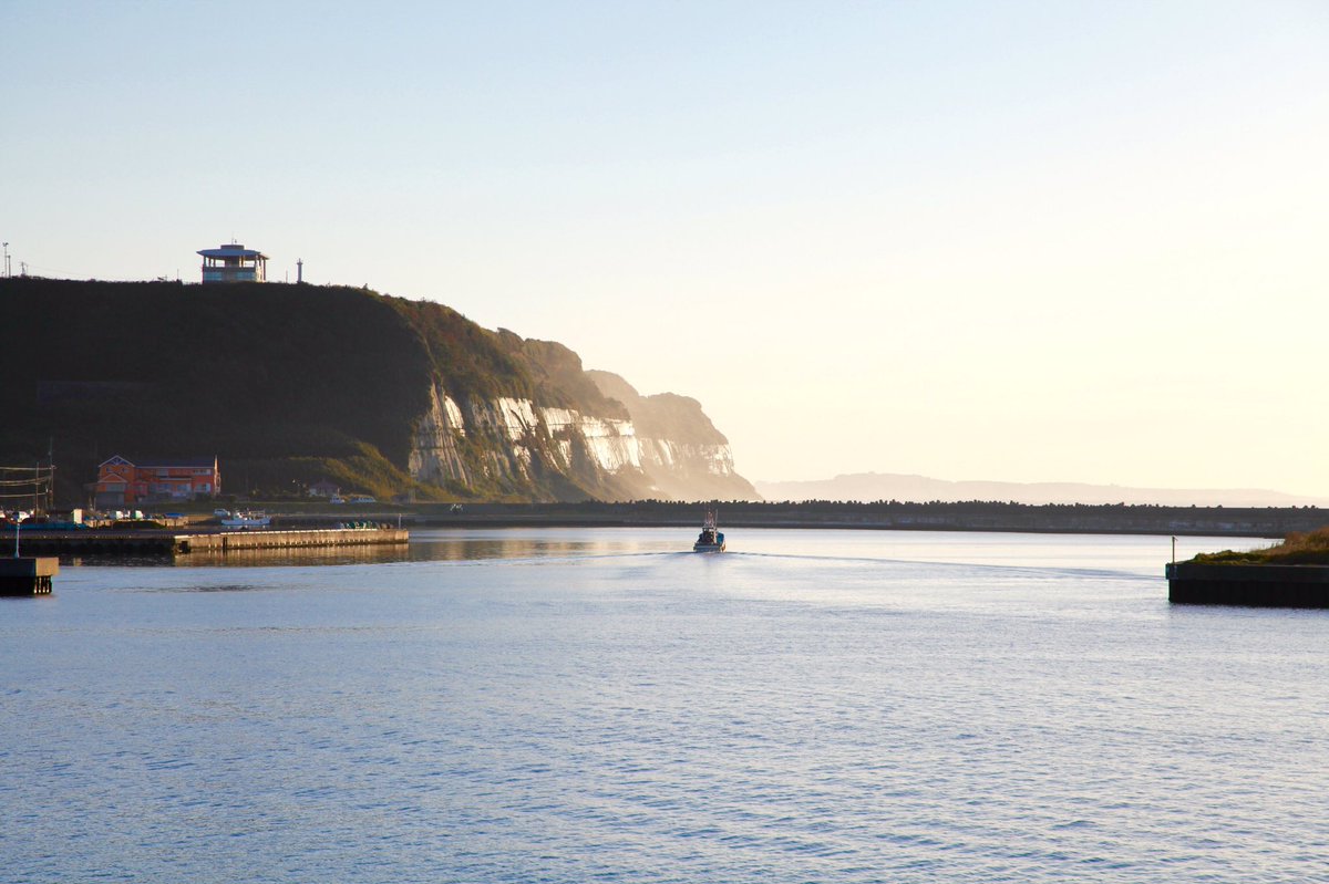 サミリーマトゥ على تويتر フォロワーさんから来たお題でなんでもランキングトップ3 綺麗な景色ランキング 1 茨城県高萩 海 ダムとか 2 千葉県飯岡 飯岡灯台 飯岡台地とか 3 茨城県阿字ヶ浦 大洗にかけての沿岸 砂浜 磯 神磯の鳥居にかけて 写真は順に1枚