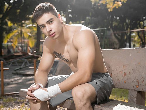 #Gay #MuscleCam Adam Bull Live! Now at https://t.co/zDbZsDyOz5! https://t.co/HqmScLmLjI