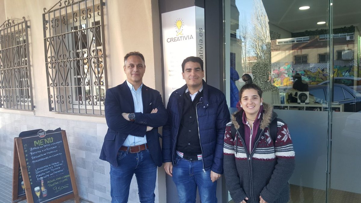 LanzaderaTalaa3's tweet photo. Nuestros compañeros acaban de visitar a #Creatika Gracias a Francisco, por su amable atención y sus ganas de motivar a las personas. #Creatika #Estudio #Diseño #talaveradelareina #Lanzadera #Empleo https://t.co/QQbZrZgA3W