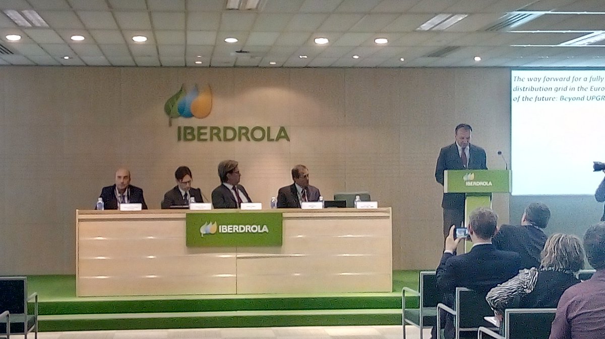 The last session has started. Goran Strbac (<a href="/imperialcollege/">Imperial College London</a>) is the chair of the discussion "Beyond UPGRID solutions". Jorge Esteves (<a href="/erse/">erse</a>), Manuel Weindorf (<a href="/generalelectric/">General Electric</a>), Nicholas Etherden (<a href="/VattenfallGroup/">Vattenfall Group</a>) and Tomás Román (<a href="/IIT_Comillas/">IIT Comillas</a>) participate in this panel.