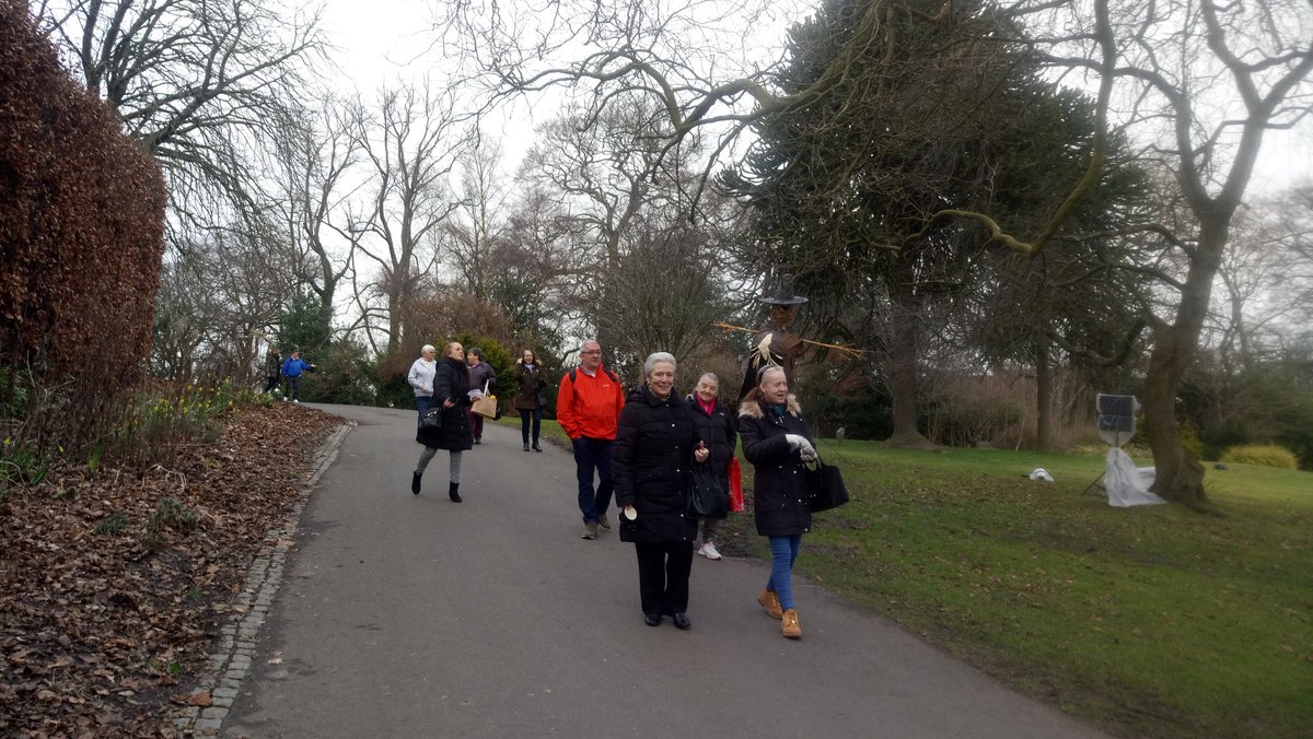rollergirl32's tweet photo. #LinkUp in #Possil Chancers group walking and learning together @GlasgowBotanic led by @ng_homes walk leader Simon
#walkinggroup #nature #education https://t.co/s57eR6WSH6